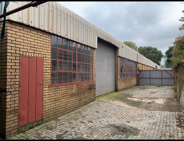 1,000M² WAREHOUSE TO LET IN WYNBERG